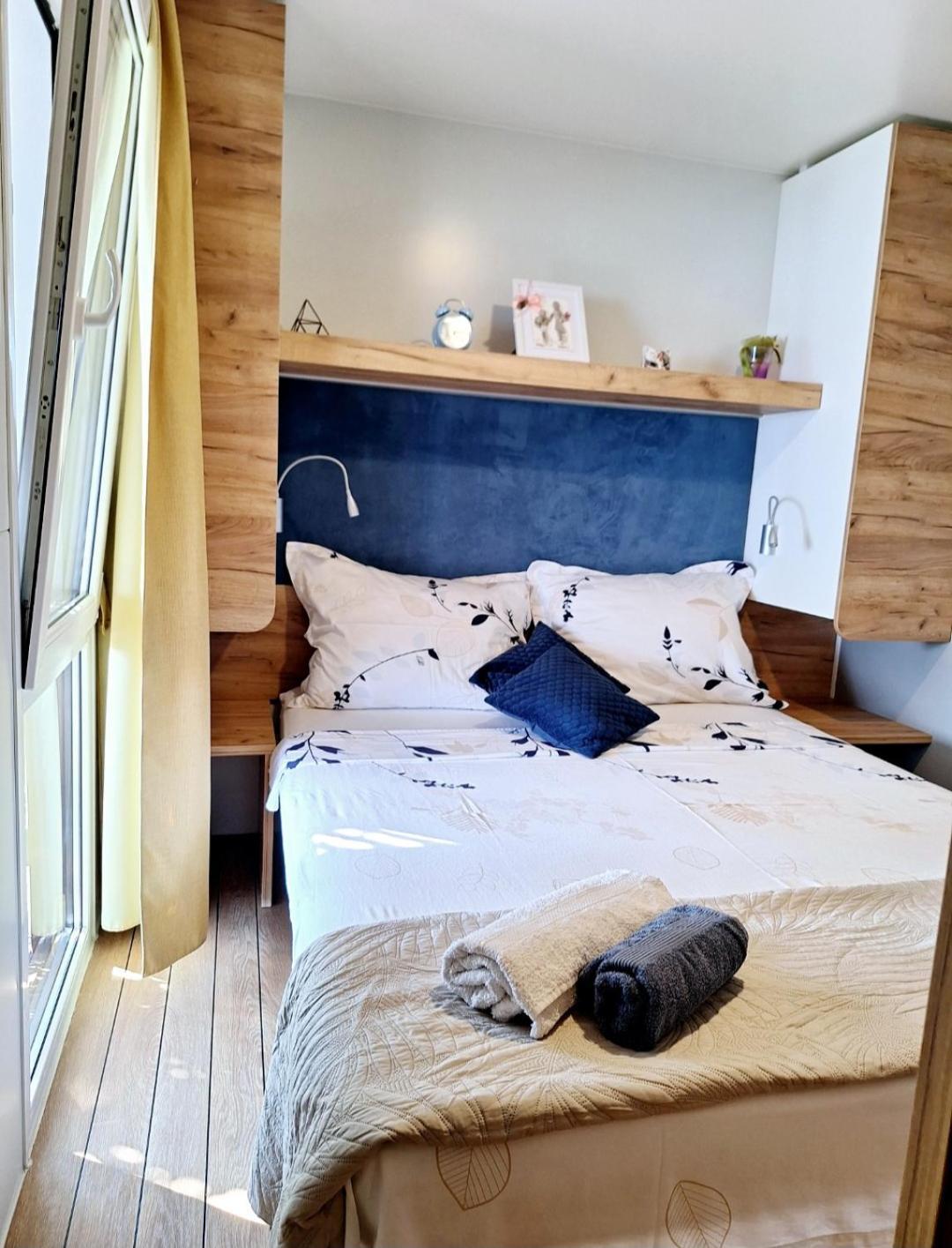 오미스 Bella Vista With Jacuzzi 1 빌라 외부 사진
